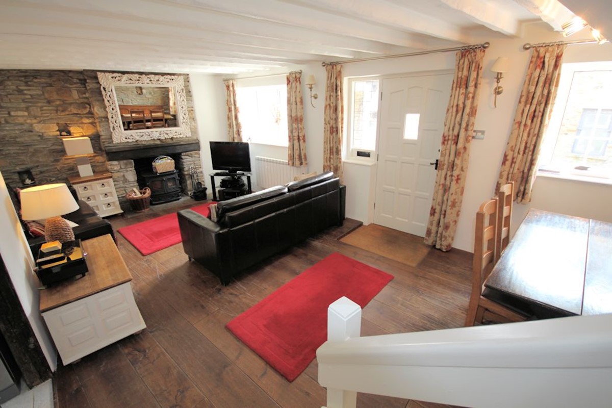 Croyde Holiday Cottages Crydda Lounge From Stairs