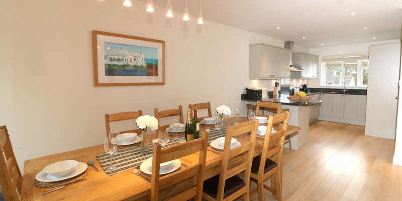 Croyde Holiday Cottages Offshore Dining To Kitchen
