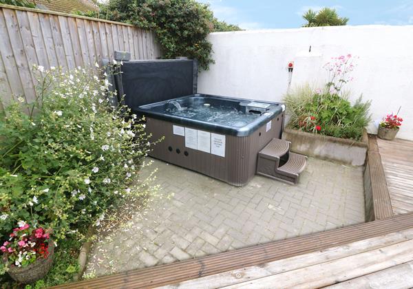 Croyde Holiday Cottages Offshore Hot Tub