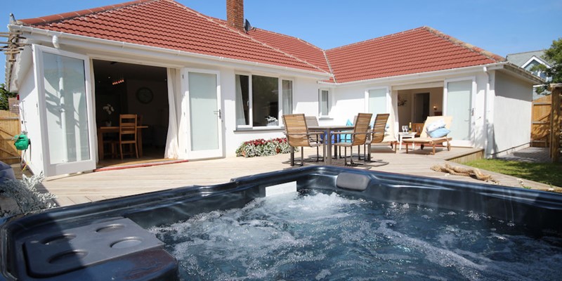 Croyde Holiday Cottages Offshore Hot Tub  