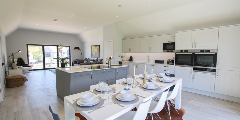 Sharlands 11 Croyde Holiday Cottages Dining To Kitchen Living