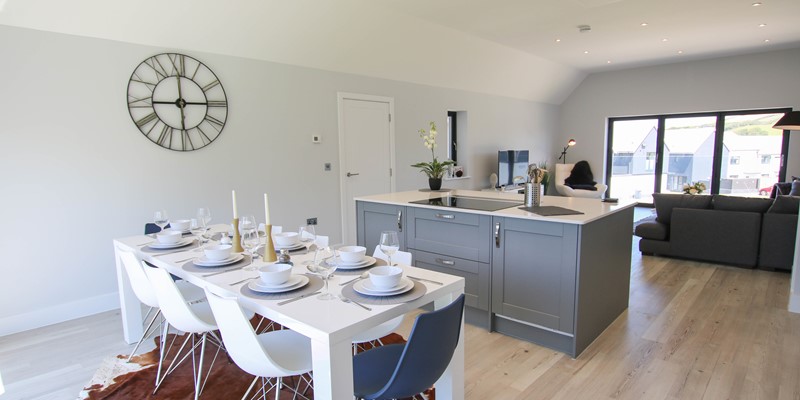 Sharlands 11 Croyde Holiday Cottages Dining To Kitchen
