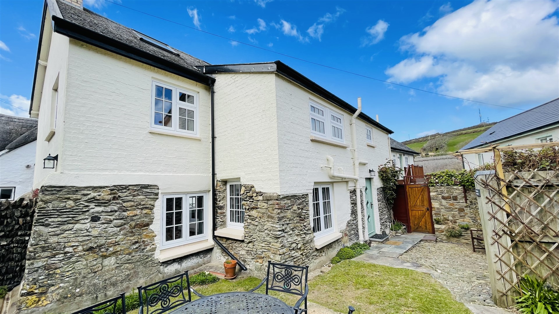 Montague Farmhouse Croyde Holiday Cottages Sleeps 10