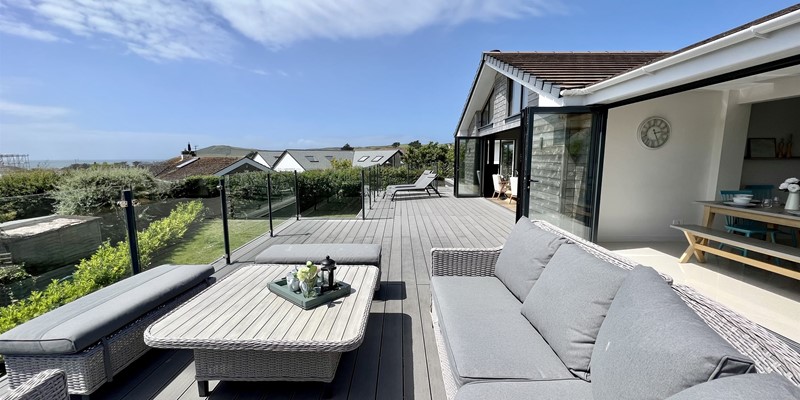 Croyde Holiday Cottages 4 Ora Close Comfortable Seating On Balcony