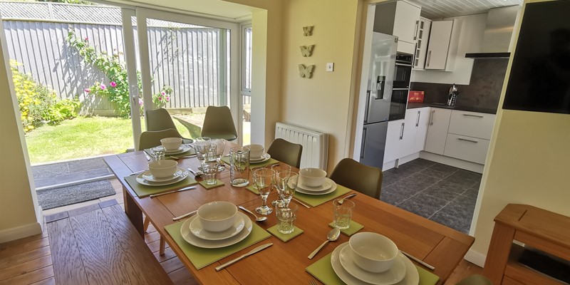 Croyde Holiday Cottages Nuthurst Dining Room