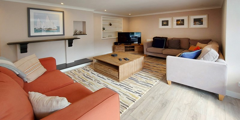 Croyde Holiday Cottages Lounge 1