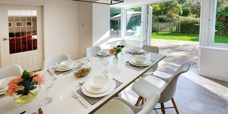 Croyde Holiday Cottages Dining Room 1