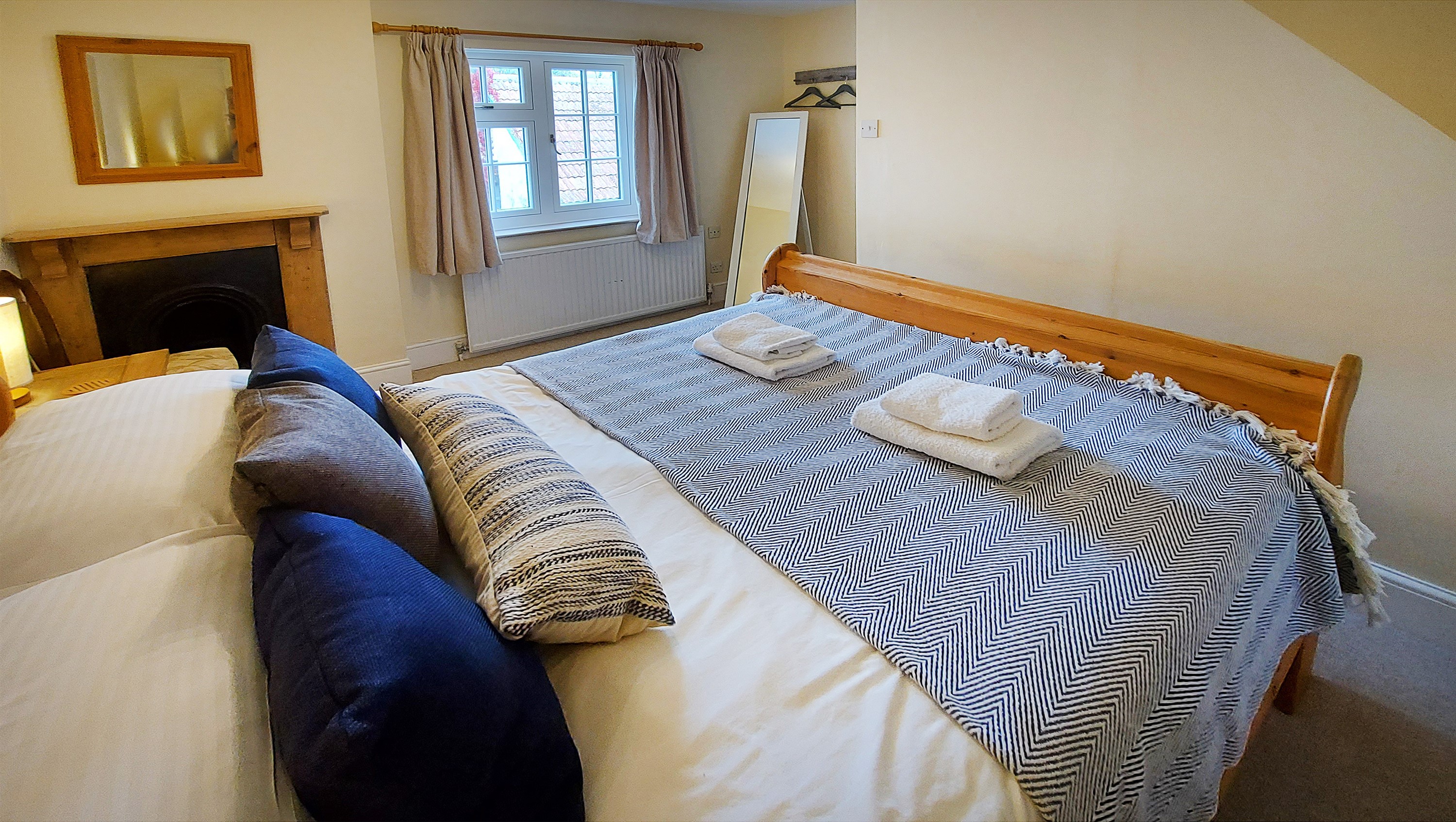 Montague Farmhouse Croyde Holiday Cottages Sleeps 10